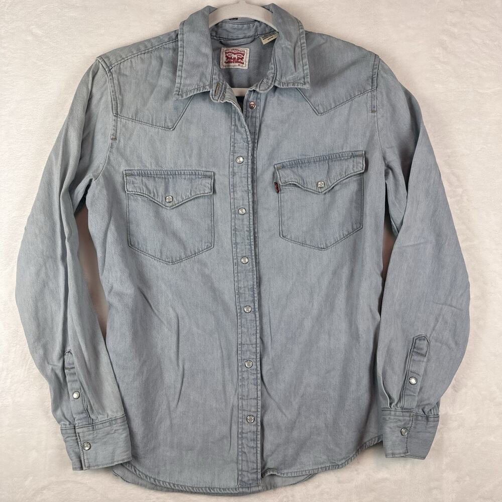 Levi’s Ultimate Western Denim Shirt Women's Size S Pearl Snap Light Wash Blue